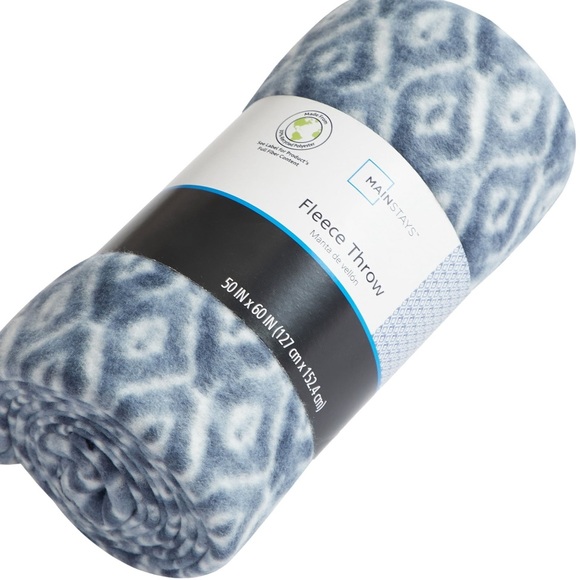 NWT Big Fleece Throw in blue and white diamond pattern 50 in X 60 in - Picture 3 of 4